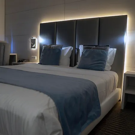 The One Grand Da Povoa - By Mhmb Hospitality فندق